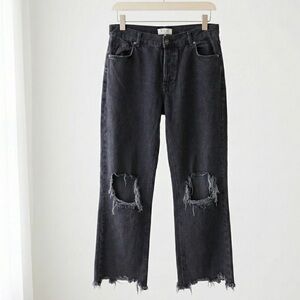 Free People Maggie Black Denim Jeans Distressed Raw Hem Size 28 Ankle Crop Rigid